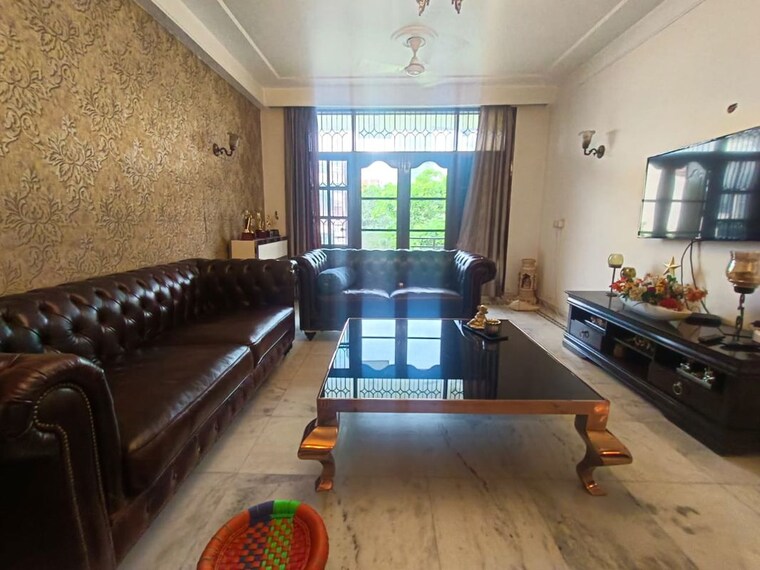 Kitchen, dlf-atria Studio 500 Sq.Ft. Builder Floor In Dlf Phase ii Gurgaon 10102594