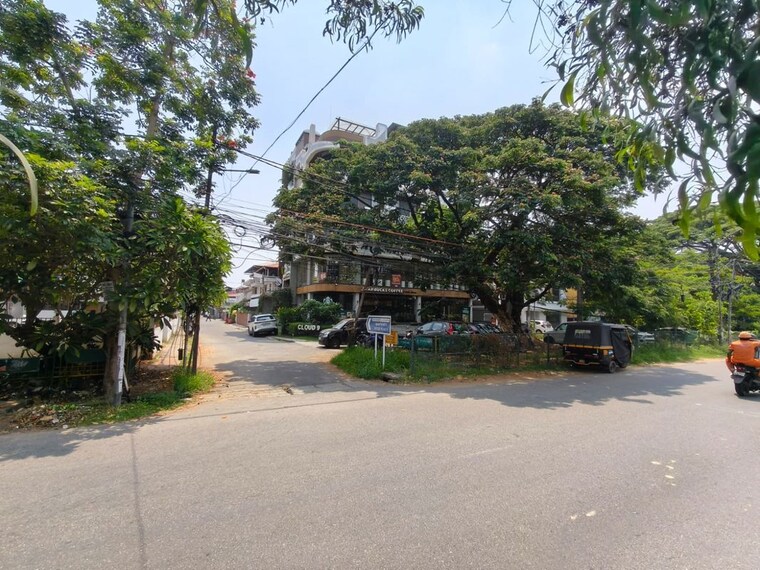  Parking, panampally nagar Commercial Office Space 1860 Sq.Ft. In Panampally Nagar Kochi 10102610