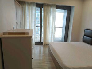 Room in 3 BHK Apartment at Lodha World Crest, Worli – for Rent