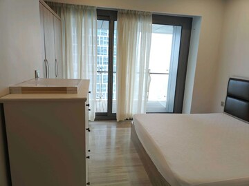 Room in 3 BHK Apartment at Lodha World Crest, Worli – for Rent