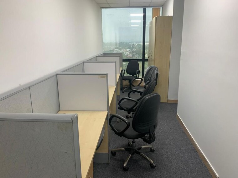 Team Area, netaji subhash place Commercial Office Space 3300 Sq.Ft. In Netaji Subhash Place Delhi 10102624