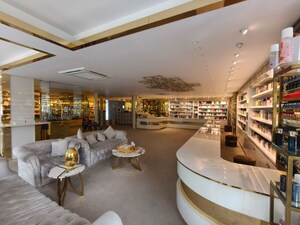  Showroom For Rent in Panampally Nagar