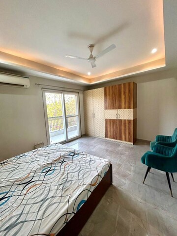 Bedroom in 1 BHK Builder Floor at Sector 40 – for Rent