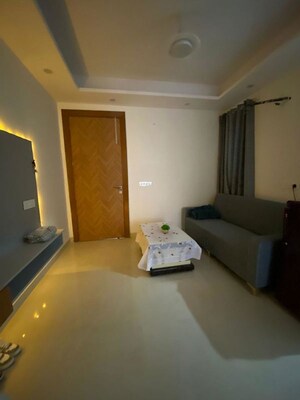 Living Room in 1 BHK Builder Floor at Sector 40 – for Rent