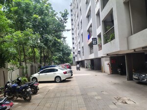 Parking in 3 BHK Apartment at Viman Nagar – for Sale
