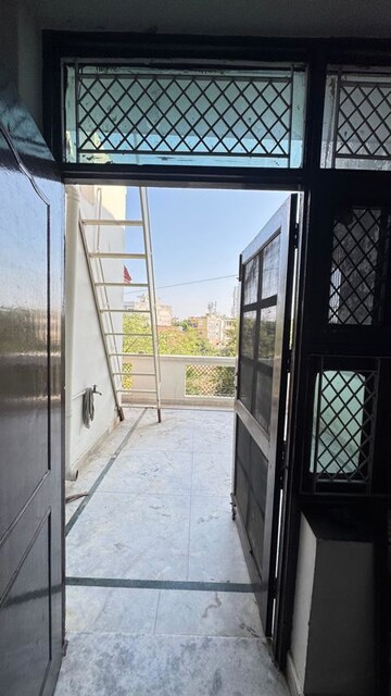 Balcony in 1.5 BHK Independent House at Sector 9a – for Rent