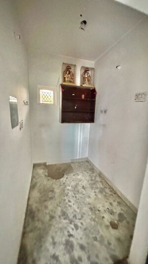 Furnished Amenities in 1.5 BHK Independent House at Sector 9a – for Rent