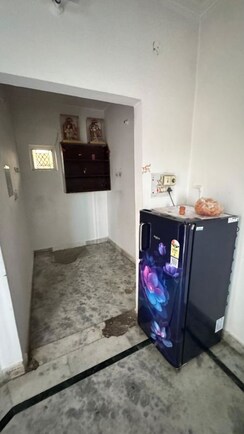 1.5 BHK + Pooja Room Independent House For Rent in Sector 9A