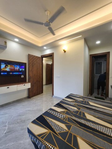 Bedroom in 1 BHK Builder Floor at Sector 40 – for Rent