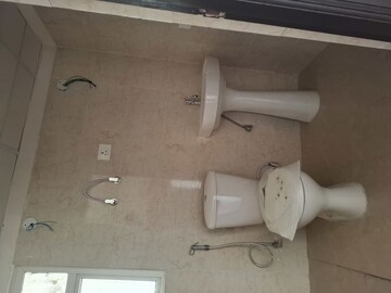 Bathroom in 2.5 BHK Apartment at Amrapali Heartbeat City, Sector 107 – for Rent