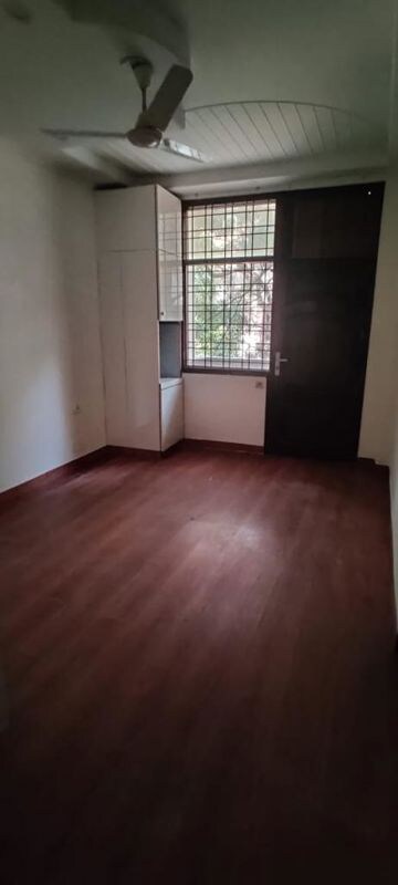  Office Space For Rent in Defence Colony