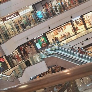 Furnished Amenities in  Showroom at Noida Golf Course – for Sale