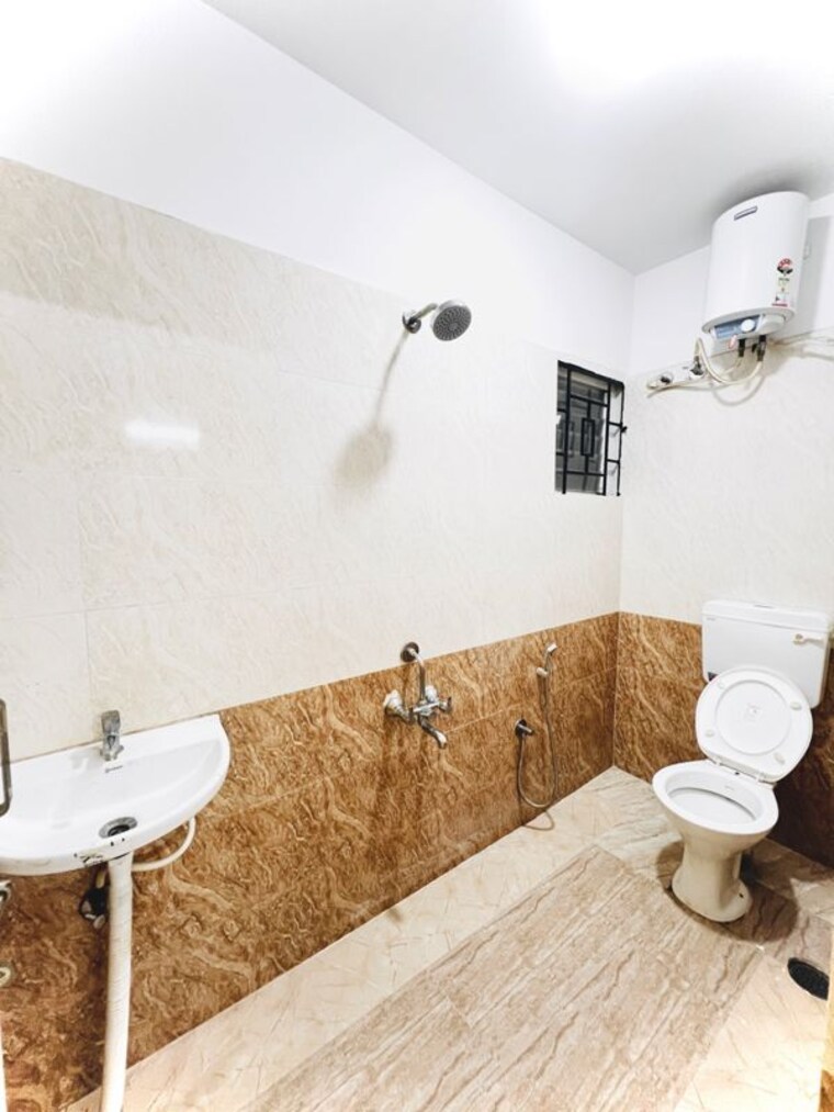 Bathroom, halasuru 1 Bedroom 330 Sq.Ft. Independent House In Halasuru Bangalore 10102665