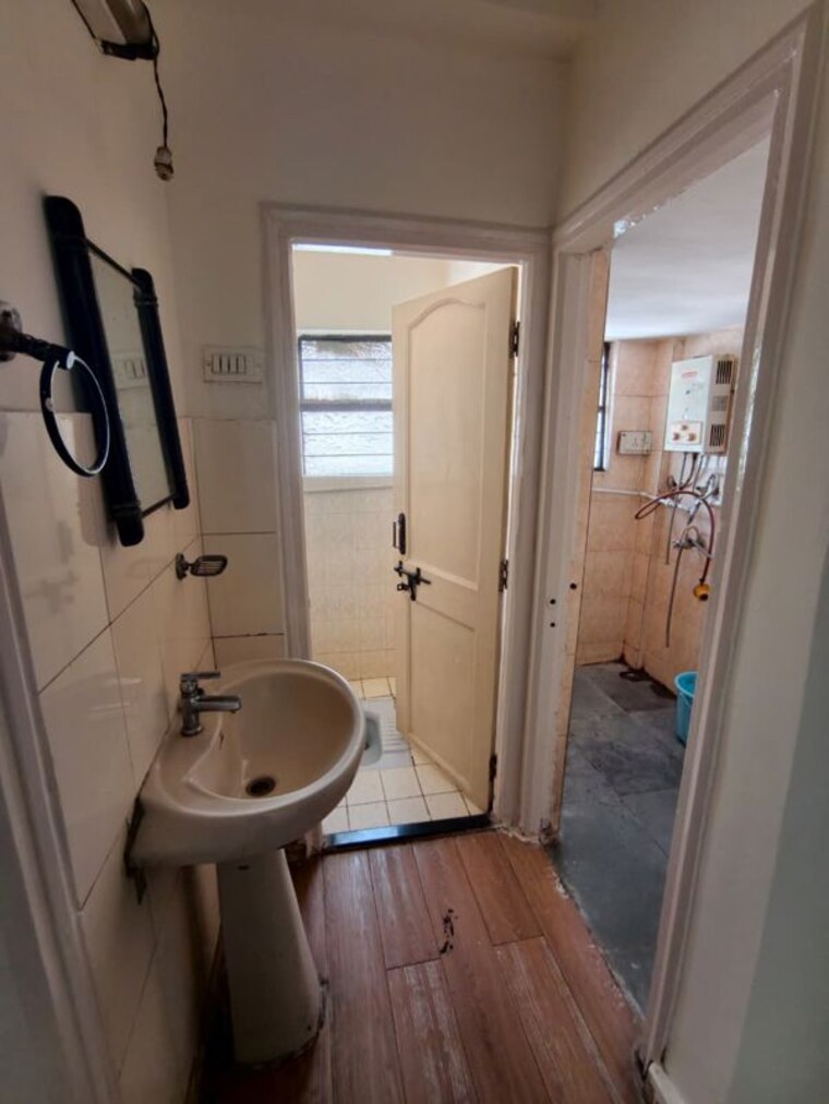 Bathroom, sukhwani-paradise-pimpri 2.5 Bedroom 1250 Sq.Ft. Apartment In Pimpri Pune 10102694