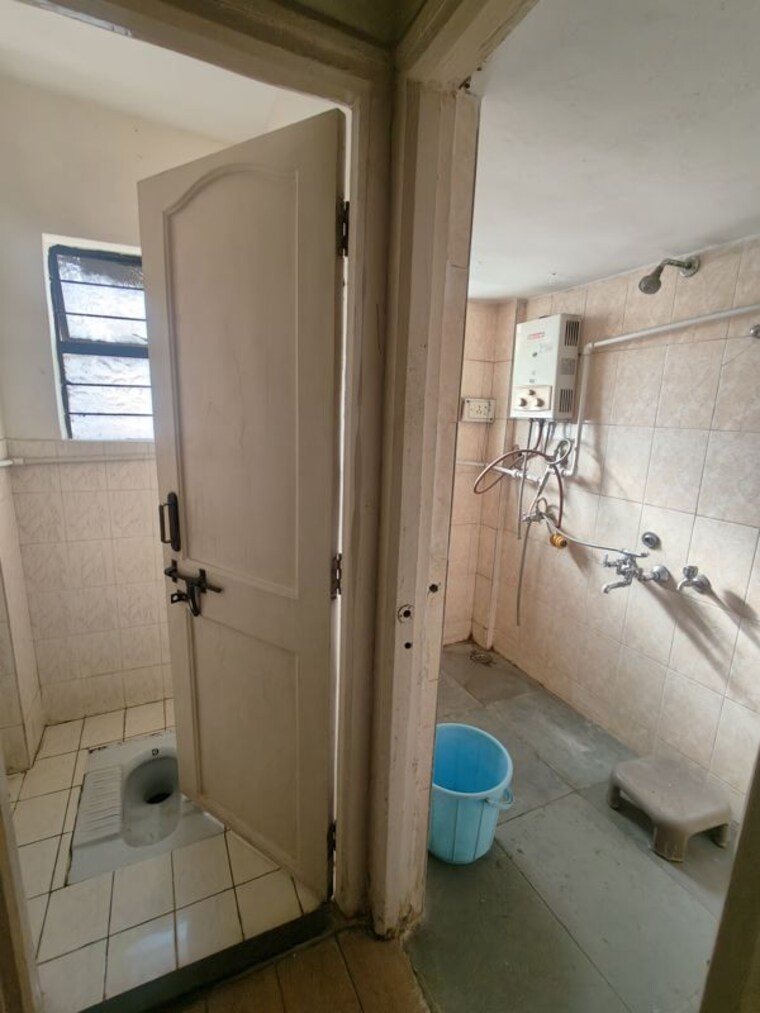 Bathroom, sukhwani-paradise-pimpri 2.5 Bedroom 1250 Sq.Ft. Apartment In Pimpri Pune 10102694