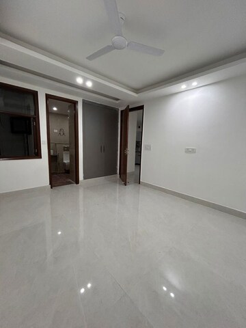 Room in 3 BHK Builder Floor at Palm Residency Chhatarpur, Chattarpur – for Rent