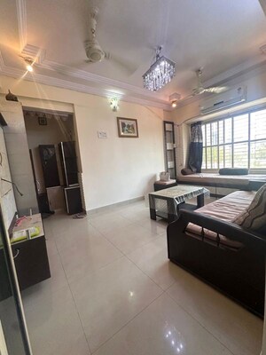 2 BHK Apartment For Rent in Blue Pearl Apartment, Malad West