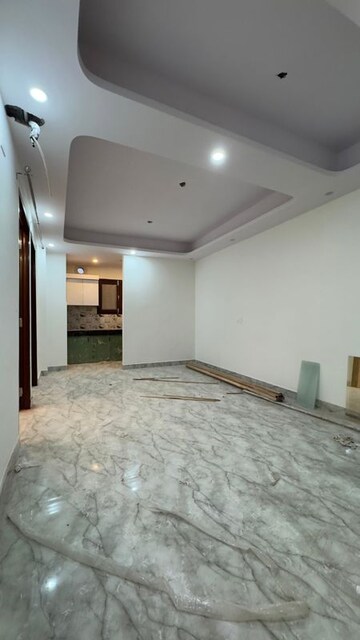 Room in 3 BHK Builder Floor at Palm Residency Chhatarpur, Chattarpur – for Rent