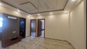 Room in 3 BHK Builder Floor at Canal Road – for Rent
