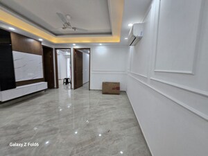 Room in 3 BHK Builder Floor at Palm Residency Chhatarpur, Chattarpur – for Rent