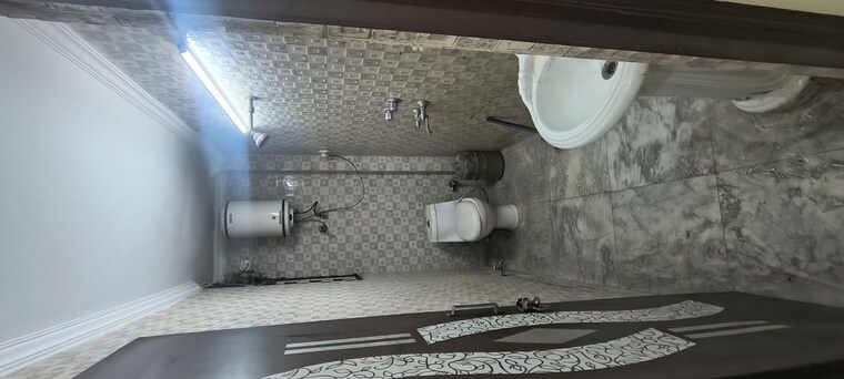 Bathroom, khirki extension 2 Bedroom 630 Sq.Ft. Builder Floor In Khirki Extension Delhi 10102760