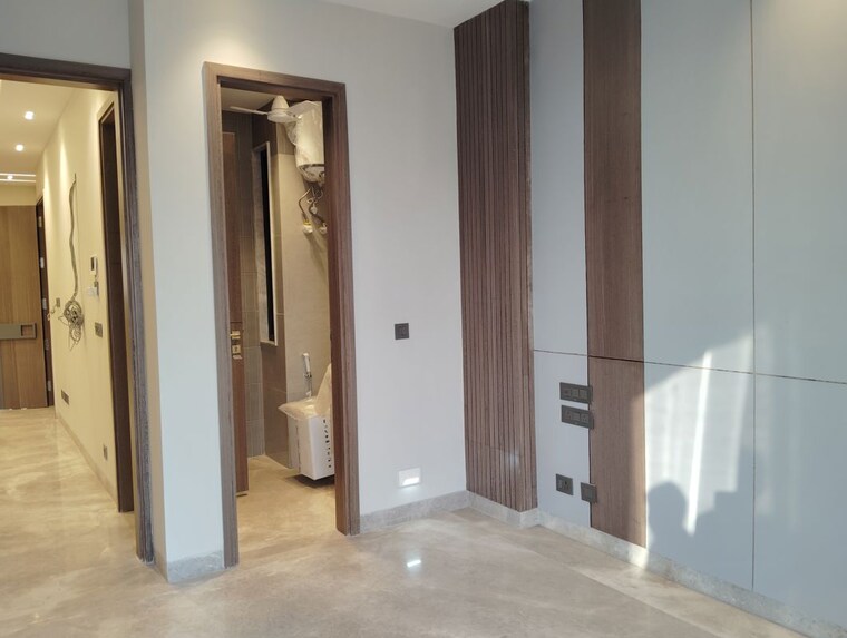Bathroom, east of kailash 3 Bedroom 1250 Sq.Ft. Builder Floor In East Of Kailash Delhi 10071828