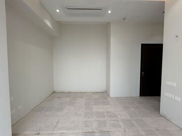 Room in 3 BHK Apartment at Piramal Aranya Avyan, Byculla – for Rent