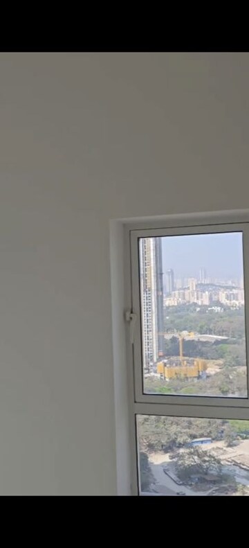 Room in 2 BHK Apartment at Lodha Amara Tower 24 And 25, Kolshet Road – for Sale