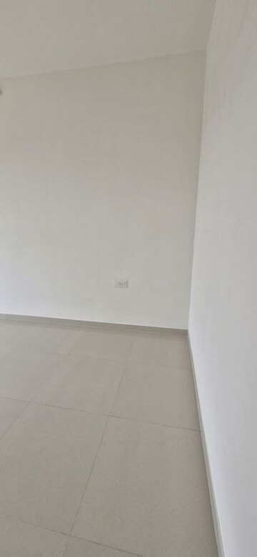 Room in 2 BHK Apartment at Lodha Amara Tower 24 And 25, Kolshet Road – for Rent