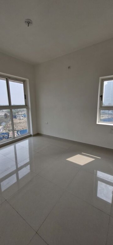 Room in 2 BHK Apartment at Lodha Amara Tower 24 And 25, Kolshet Road – for Rent