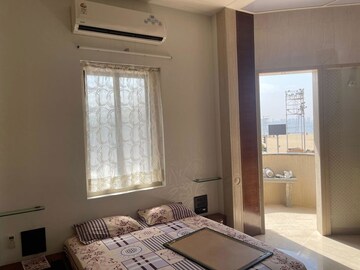 Bedroom in 3 BHK Apartment at Patrawala Building, Kalbadevi – for Rent