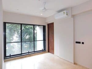 Room in 3 BHK Apartment at Seasons Trimurti, Santacruz West – for Rent