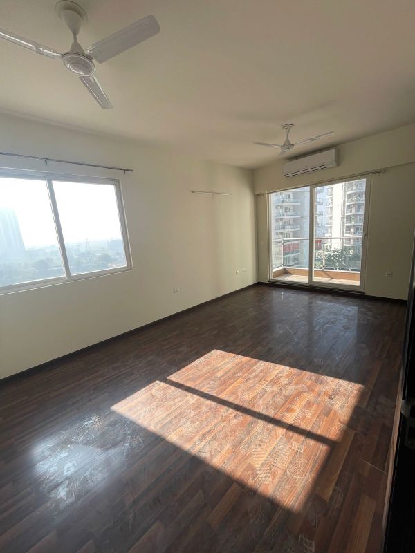 3.5 BHK + Servant Room 1630 Sq.Ft. Builder Floor in Emaar Emerald Floors