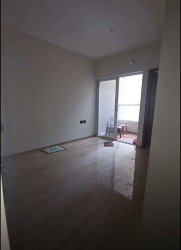 Room in 2 BHK Apartment at Duville Riverdale Suites, Kharadi – for Rent