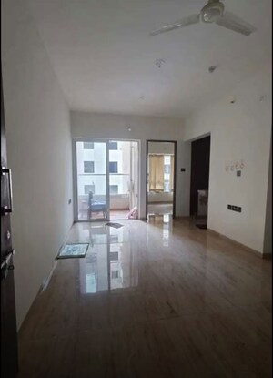 Room in 2 BHK Apartment at Duville Riverdale Suites, Kharadi – for Rent