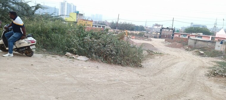 undefined, sector 81  100 Sq.Yd. Plot In Sector 81 Noida 10102981