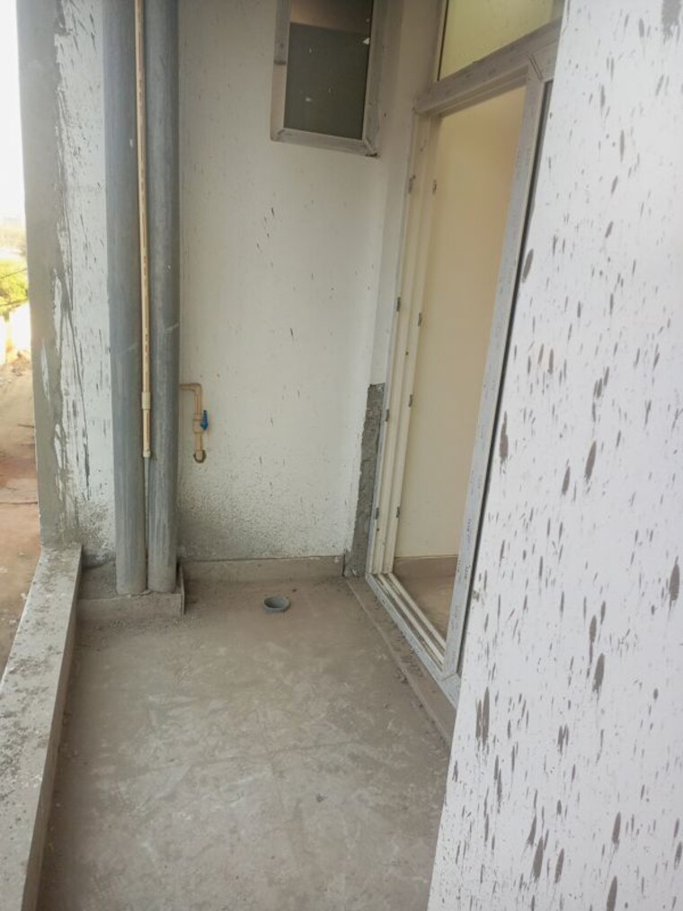 Balcony, sector 73 2 Bedroom 950 Sq.Ft. Builder Floor In Sector 73 Noida 10098903