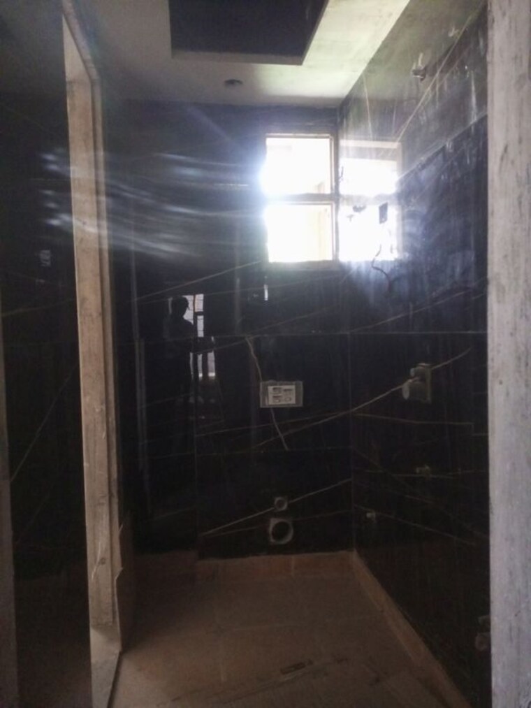 Bathroom, sector 73 2 Bedroom 950 Sq.Ft. Builder Floor In Sector 73 Noida 10098903