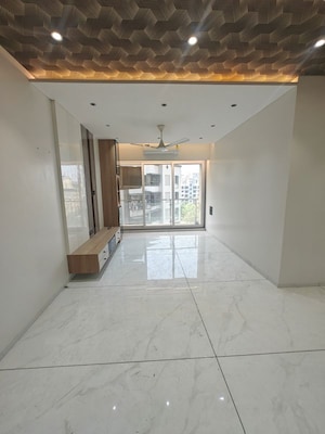 Room in 3 BHK Apartment at Seawoods – for Rent