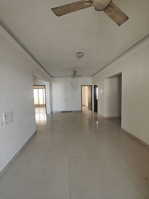 Room in 3 BHK Apartment at Gahlot Majesty and Avenue CHS, Seawoods – for Rent