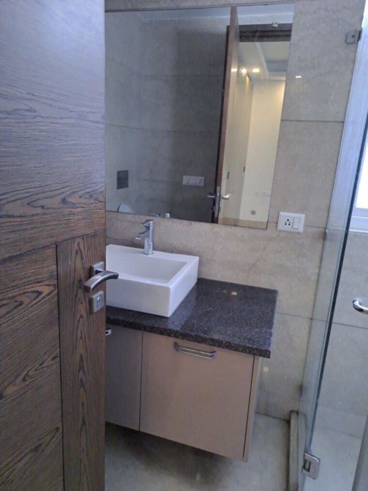 Kitchen, east of kailash 3 Bedroom 200 Sq.Yd. Builder Floor In East Of Kailash Delhi 10103000