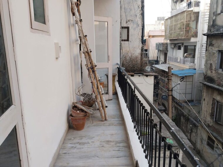 Balcony, greater kailash i 3 Bedroom 300 Sq.Yd. Builder Floor In Greater Kailash I Delhi 10103006