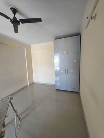 Room in 3 BHK Apartment at RHB Dwarka Residency, Mansarovar – for Rent