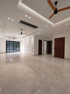 3 BHK + Pooja Room,Servant Room,Study Room Builder Floor For Rent in Defence Colony