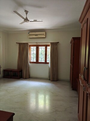 Room in 5 BHK Apartment at Dagde Tapovan CHS, Bavdhan – for Rent