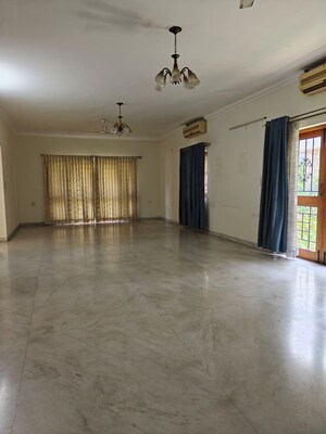 Room in 5 BHK Apartment at Dagde Tapovan CHS, Bavdhan – for Rent