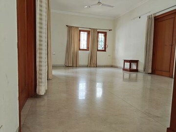 Room in 5 BHK Apartment at Dagde Tapovan CHS, Bavdhan – for Rent