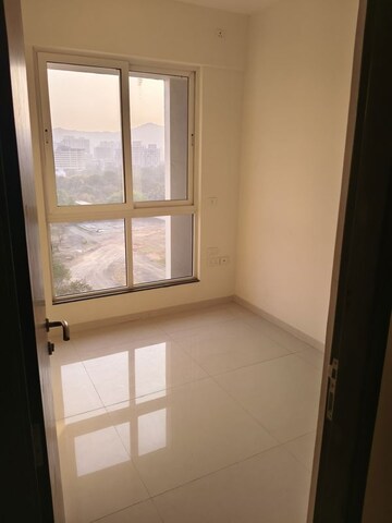 2 BHK Apartment For Rent in Lodha Amara, Kolshet Road