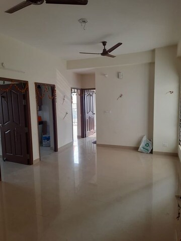Living Room in 3 BHK Apartment at Gomti Nagar – for Rent