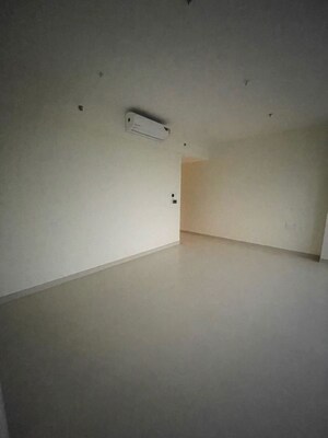 Room in 2 BHK Apartment at Dynamix Divum, Malad East – for Rent